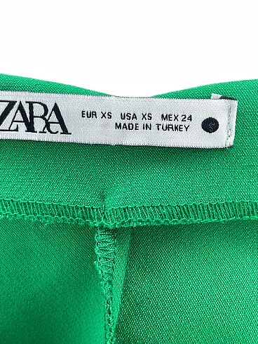 xs Beden yeşil Renk Zara Kumaş Pantolon %70 İndirimli.