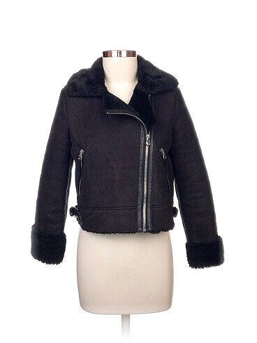 Stradivarius Mont %70 İndirimli.