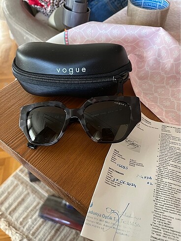 Vogue Vogue 5409s model polarize güneş gözlüğü