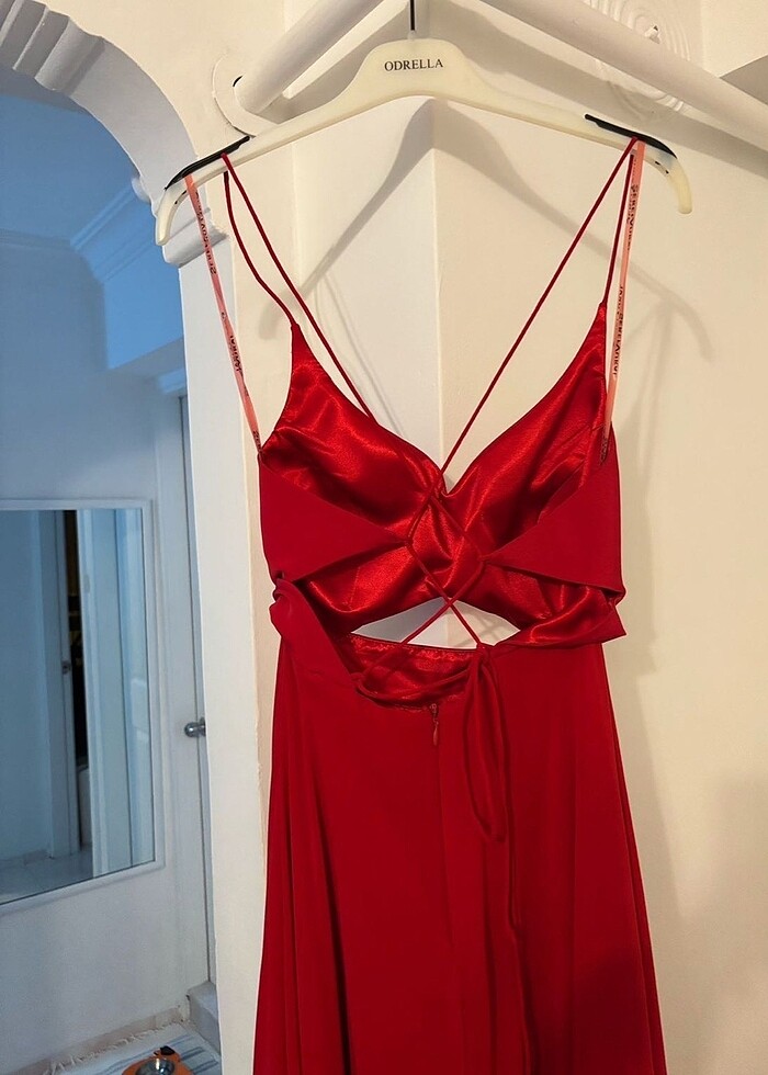 Şeref vural kırmızı uzun abiye elbise - Görsel 3