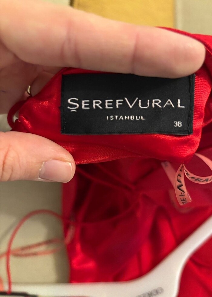 Şeref vural kırmızı uzun abiye elbise - Görsel 4