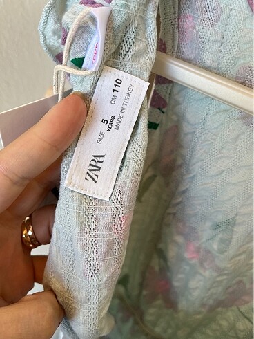 Zara kız çocuk desenli tulum - Görsel 6