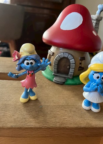 Renkli Mantar Evi ve Şirinler Figürleri - Görsel 3