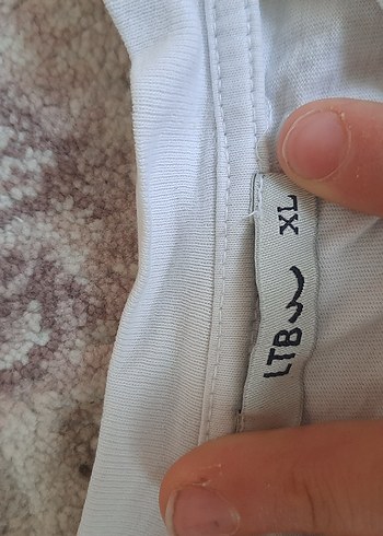 Beyaz Keten Hamile Tişörtü, Yuvarlak Yaka - Görsel 3