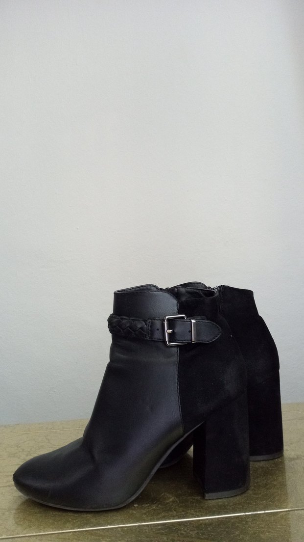 Siyah Deri Kemerli Kadın Topuklu Bot - Görsel 2