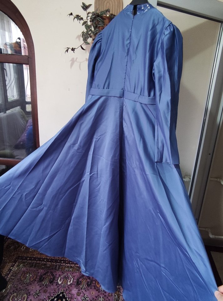 Uzun Kollu Nakışlı Mavi Abiye Elbise - Görsel 5