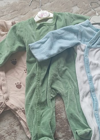 Düğmeli Yeşil Bebek Tulum, Uzun Kollu, Yumuşak Kumaş 3 fiyattır - Görsel 2