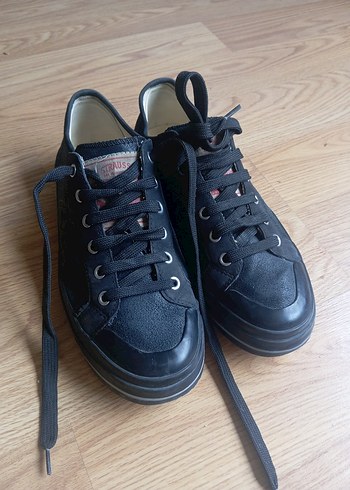 Levis Siyah Deri Gorunumlu Bagcikli Sneaker