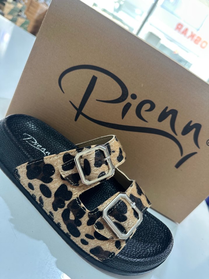 Kahverengi Leopar Desenli Tokalı Kadın Terlik - Görsel 2