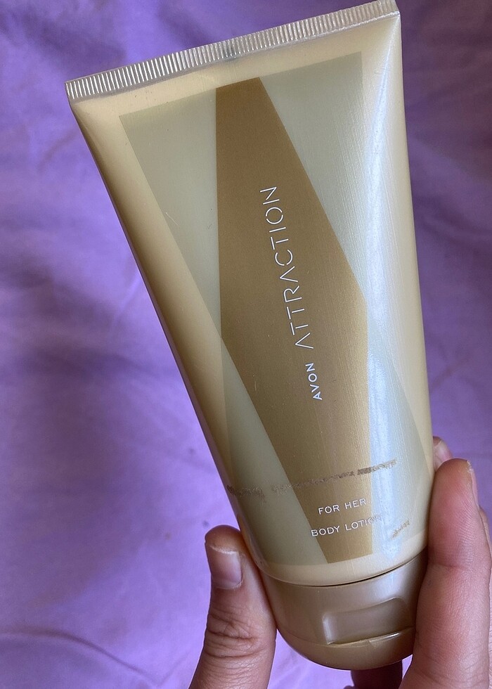 Avon Attraction parfümlü vücut kremi - Görsel 2