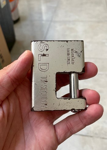 Metal gri USB flash sürücü