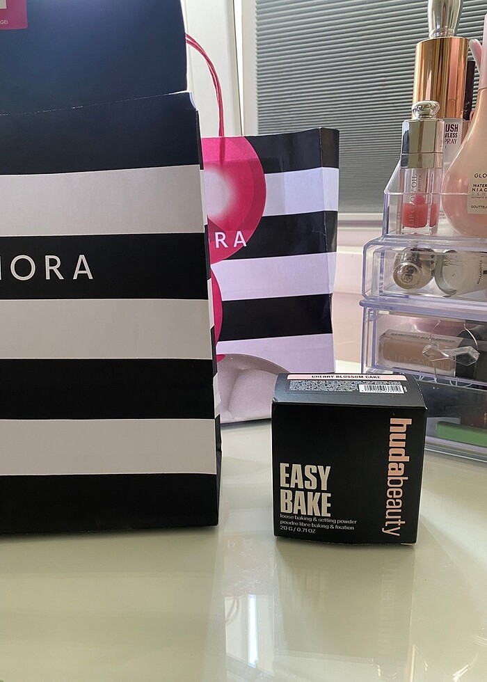 Huda beauty cherry blossom pudra - Görsel 2