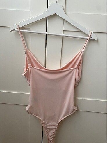 s Beden Bershka askılı body