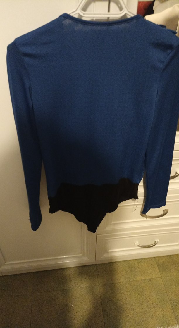 Kadın V Yaka Fırfırlı Bluz - Görsel 3