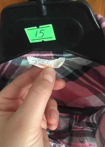 Hediyeli Pembe Kareli Düğmeli Uzun Kollu Gömlek - Görsel 4