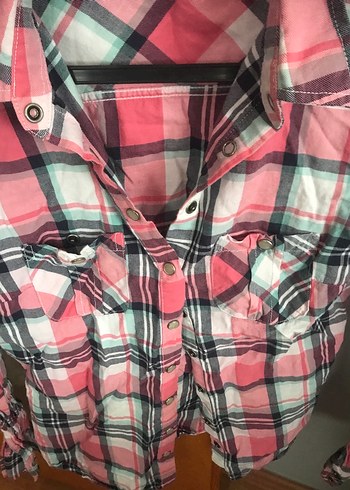 Hediyeli Pembe Kareli Düğmeli Uzun Kollu Gömlek - Görsel 2