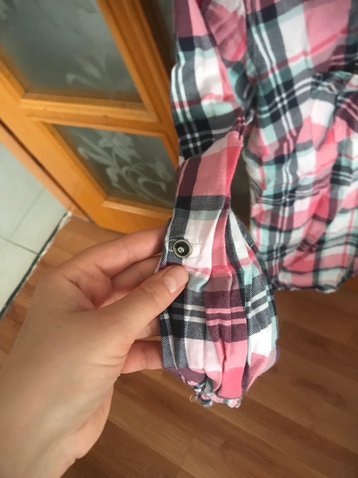 Hediyeli Pembe Kareli Düğmeli Uzun Kollu Gömlek - Görsel 3