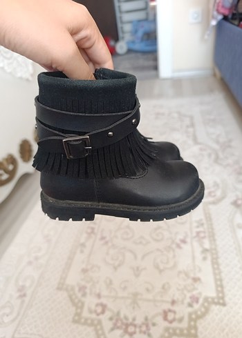 Kız Çocuk Siyah Deri Tokalı Bot