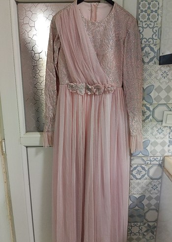 Pembe Dantel Detaylı Uzun Abiye Elbise