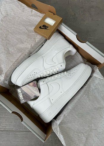 Air Force beyaz
