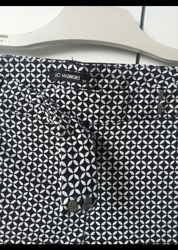 LC Waikiki Gri Puantiyeli Kemerli Kadın Kumaş Pantolon