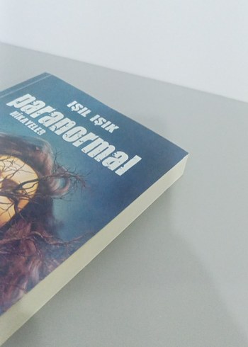 Beden Renk Işıl Işık Paranormal Hikayeler Kitabı
