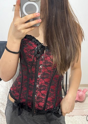 Kırmızı Dantel Detaylı Gotik Straplez Büstiyer - Görsel 2