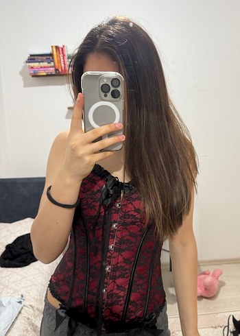 Kırmızı Dantel Detaylı Gotik Straplez Büstiyer - Görsel 3