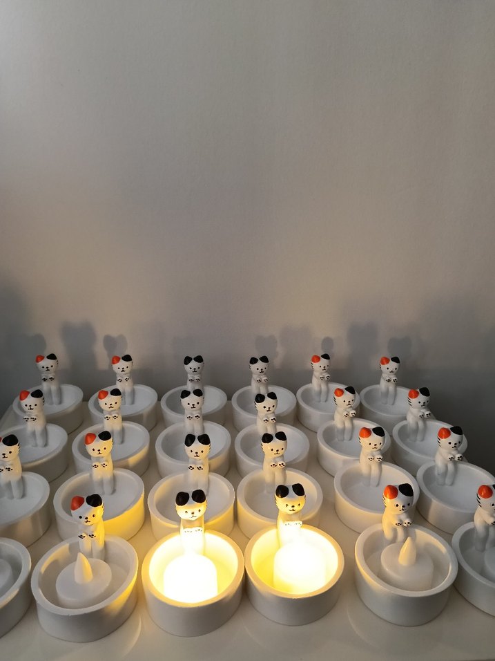 Isınan Kedi Figürlü Beyaz Mumluk (7x7cm) - Görsel 3