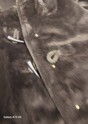 siyah i Kapüşonlu kiz Çocuk Kürk Detaylı Kaban - Görsel 5