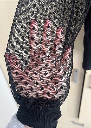 Kolları tül ve puantiye detaylı triko bluz - Görsel 5