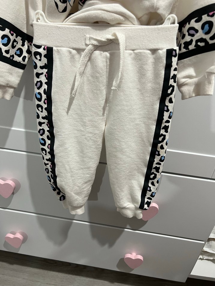 Kız Çocuk Beyaz Sweatshirt ve Alt Takım - Görsel 3