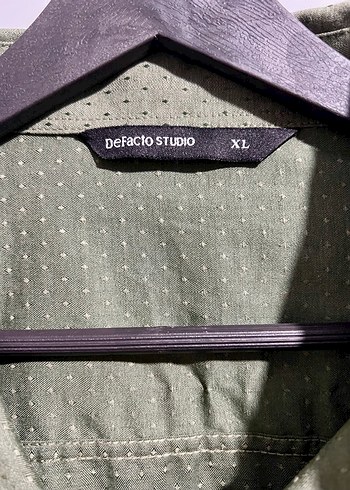 Düğmeli, Uzun Kollu Haki Erkek Gömlek - Görsel 2