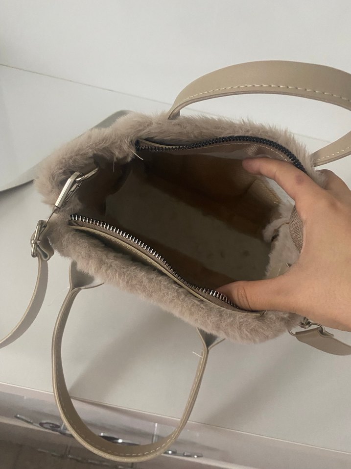 Bej Süet Kürklü Günlük Kadın Çantası - Görsel 4
