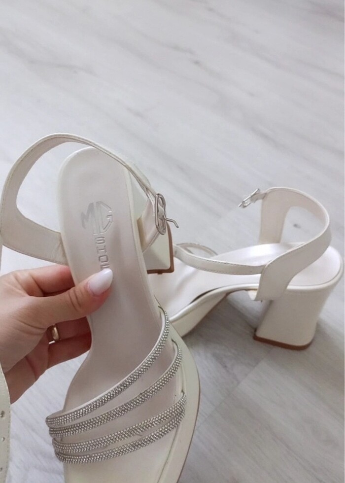 Gelin ayakkabısı kalın topuk 36 numara - Görsel 3