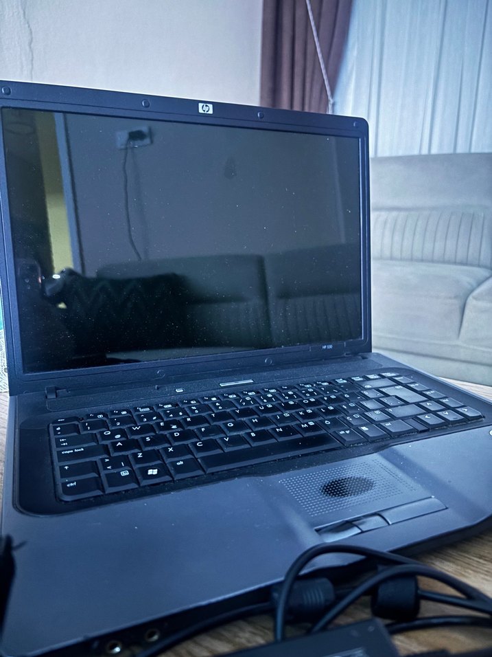 Siyah Dizüstü Bilgisayar - Görsel 3