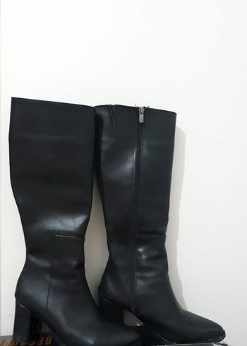 Siyah Deri Stiletto Topuklu Kadın Çizme