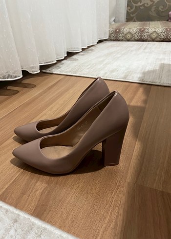 Diğer Bej Modern Klasik Stiletto Topuklu Kadın Ayakkabı