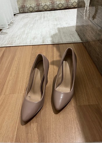37 Beden Bej Modern Klasik Stiletto Topuklu Kadın Ayakkabı