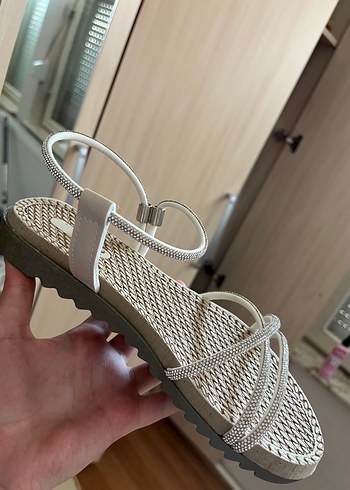 Diğer Beyaz parıltılı Kadın Dolgu Topuk Sandalet