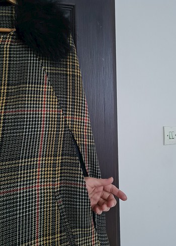 Kürk Detaylı Ekose Desenli Kadın Kaban - Görsel 4