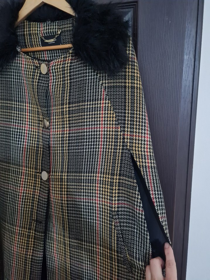 Kürk Detaylı Ekose Desenli Kadın Kaban - Görsel 3