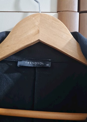 Kemerli Siyah Midi Kadın Kaban - Görsel 4