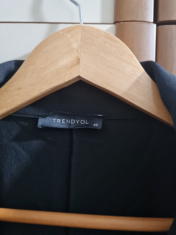 Kemerli Siyah Midi Kadın Kaban - Görsel 4