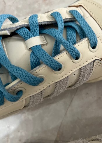 38,5 Beden Mavi Bağcıklı Beyaz Kadın Sneaker