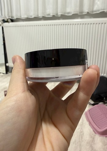 NYX Siyah Parlak Bitirici Pudra - Görsel 2