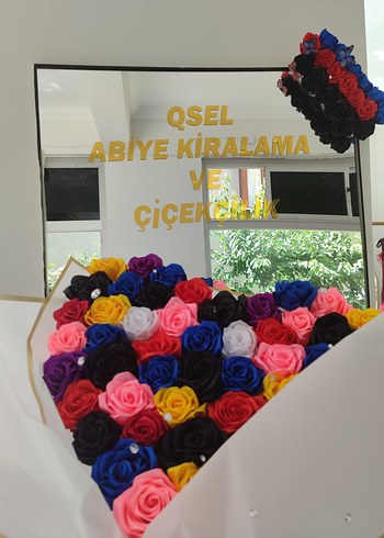 Pandora renkli, kalpli gül buketi
