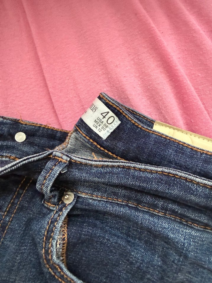 Stradivarius D74 Koyu Mavi Yırtmaçlı Jean — görsel 5/7
