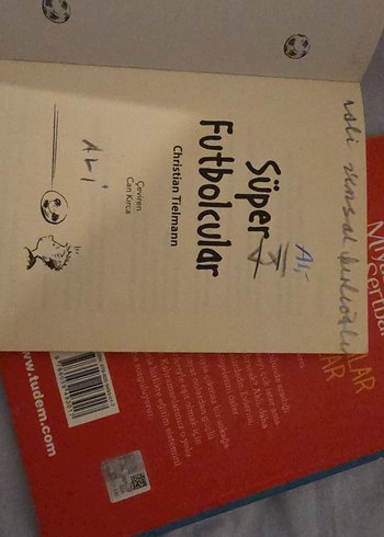 Süper Futbolcular ve Sınıfta Kalanlar Kitapları - Görsel 3