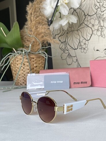 Miu Miu Miu miu gözlük orijinal kutusunda